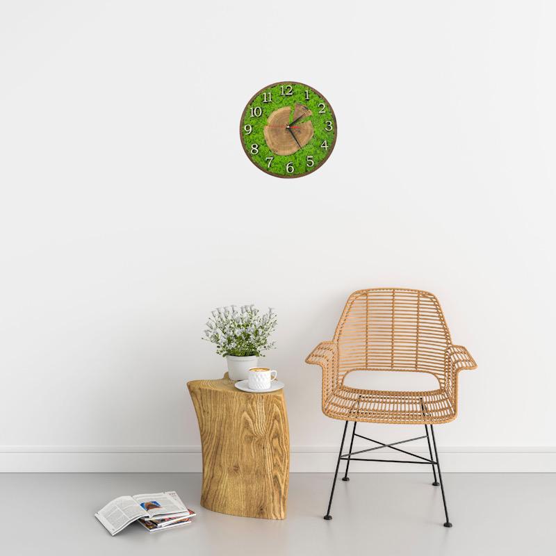 Wooden Clock with Norway Green Moss - WoodLeo